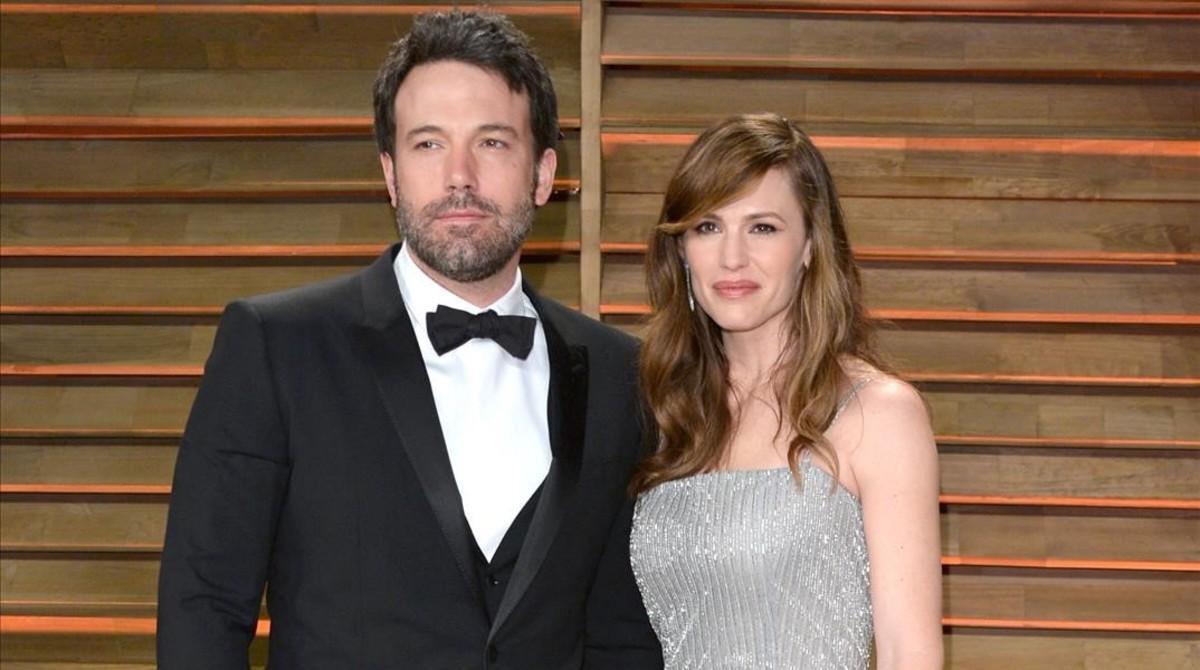 lmmarco38049499 file   april 13  2017  ben affleck and jennifer garner offic170414121317