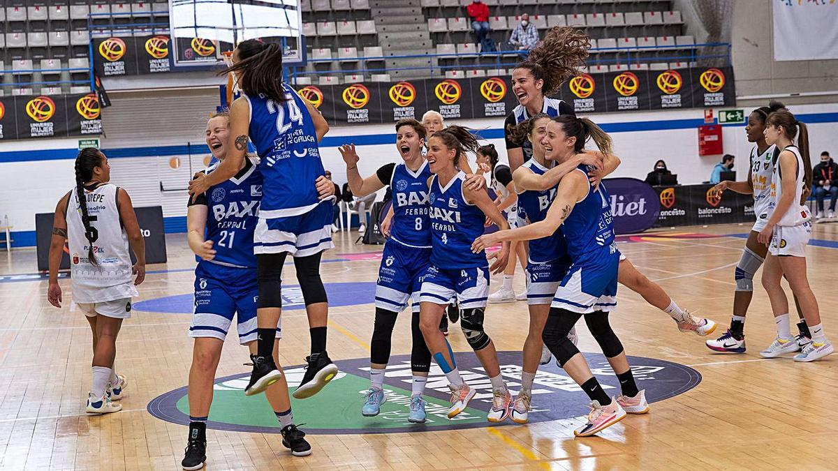 Las jugadoras del Baxi Ferrol celebran la clasificación para semifinales.