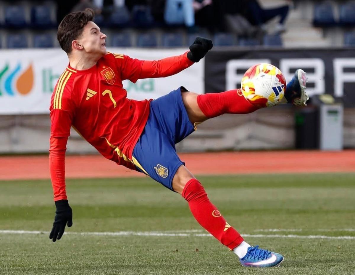 Rubén Gómez, con España sub 17.