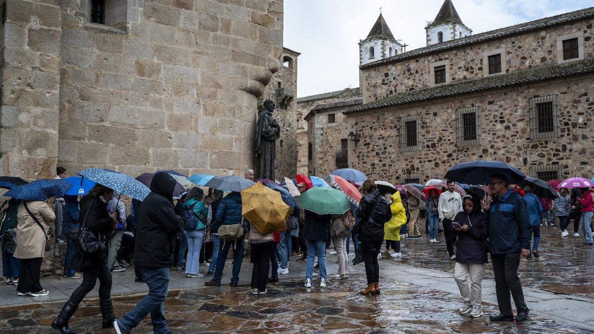 Fotogalería | Turistas en la Ciudad Monumental de Cáceres durante este puente