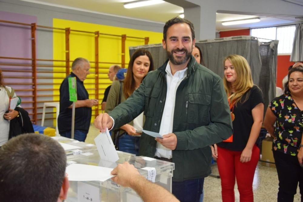 El candadito socialista, Daniel Pérez, ha votado sobre las 10.30 horas en su barrio, Miraflores