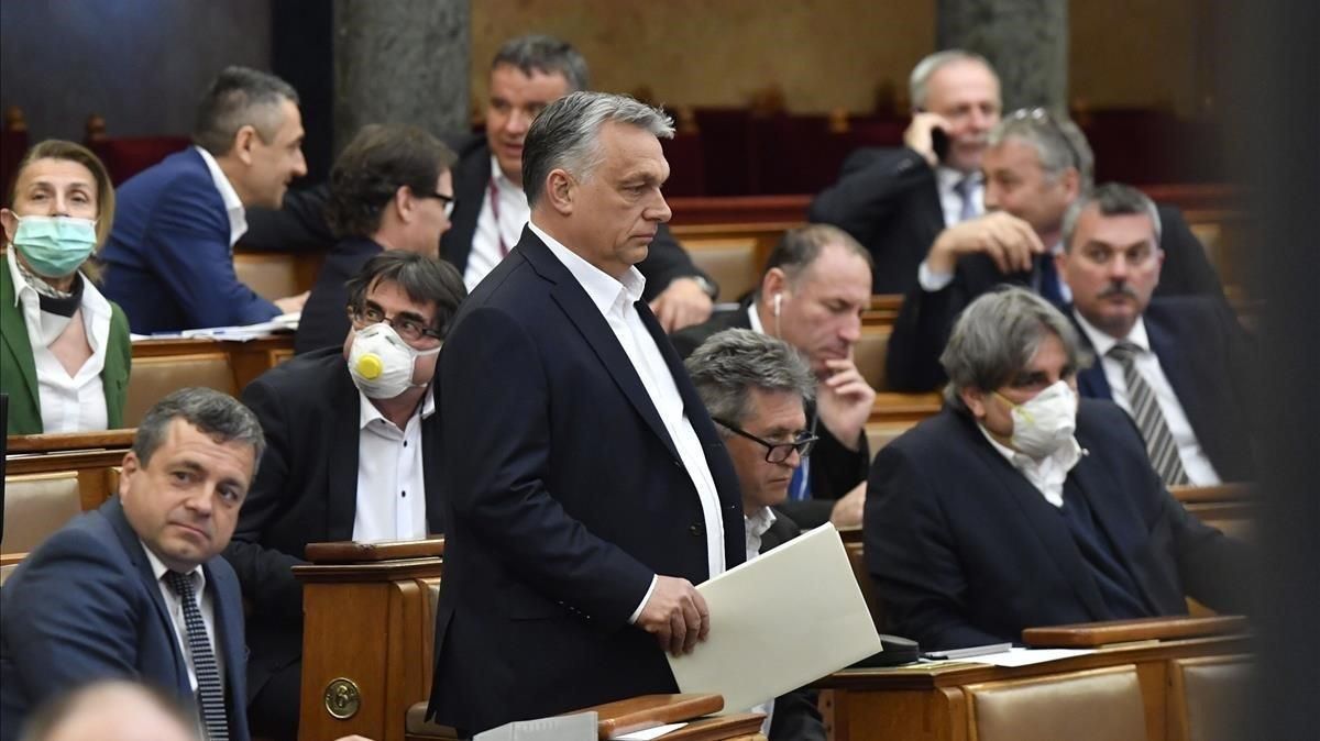 zentauroepp52972773 budapest hungary 30 03 2020 hungarian prime minister vi200331172702 zentauroepp52972773 budapest hungary 30 03 2020 hungarian prime minister vi200331172702