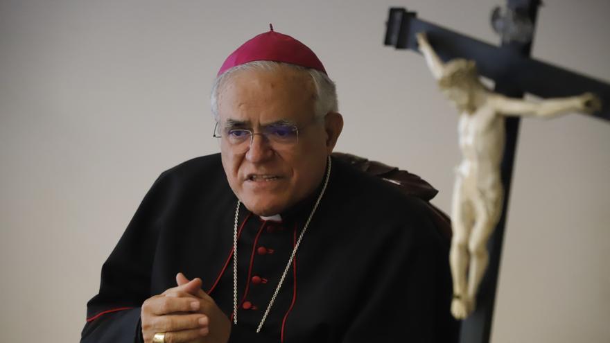 El obispo de Córdoba asistirá al funeral de Benedicto XVI en el Vaticano