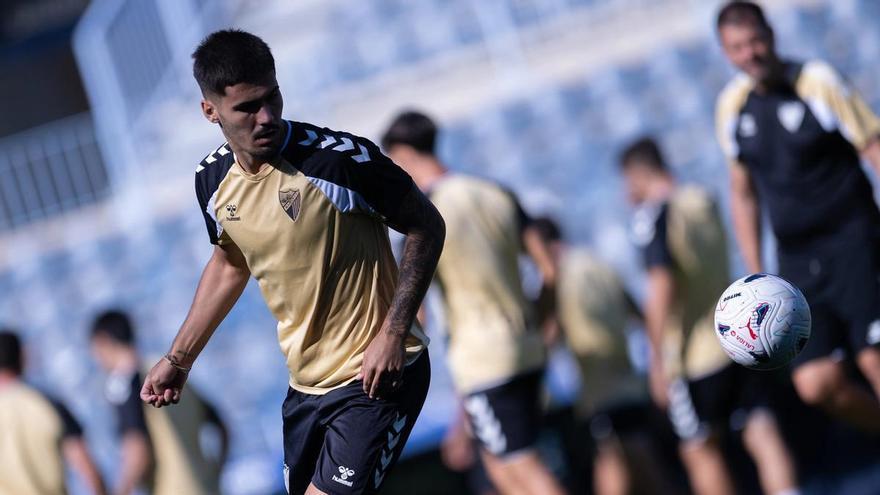 El Málaga acelera en La Rosaleda antes de viajar a Vigo