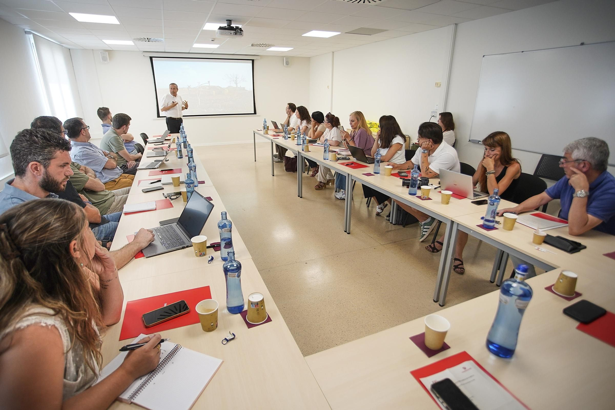 Les fotos de la seu de Transgourmet Ibèrica de Vilamalla