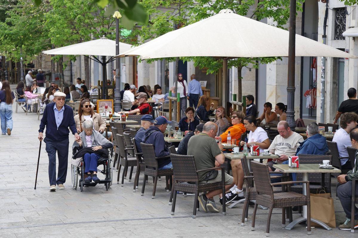 Unes terrasses a la rambla de la Llibertat, aquest dimecres.