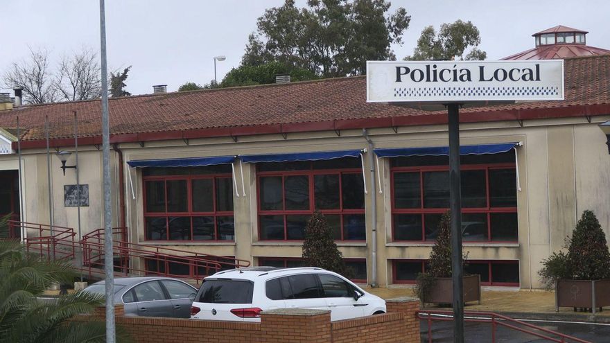 Imagen de la jefatura de la Policía Local en Cáceres. | EL PERIÓDICO