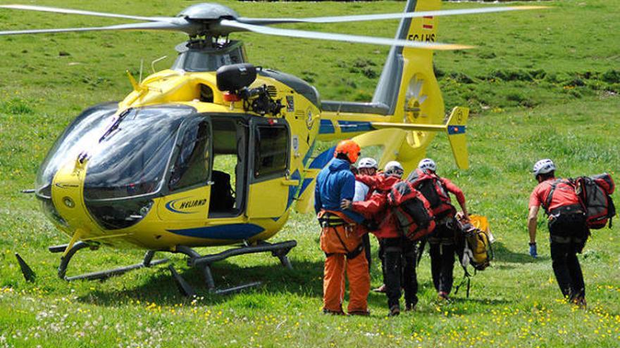 Agents del Grup de Rescat Caní dels Bombers d&#039;Andorra.