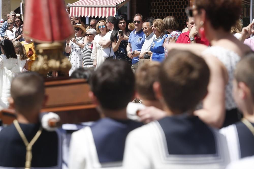 Procesión marinera en San Juan de la Arena