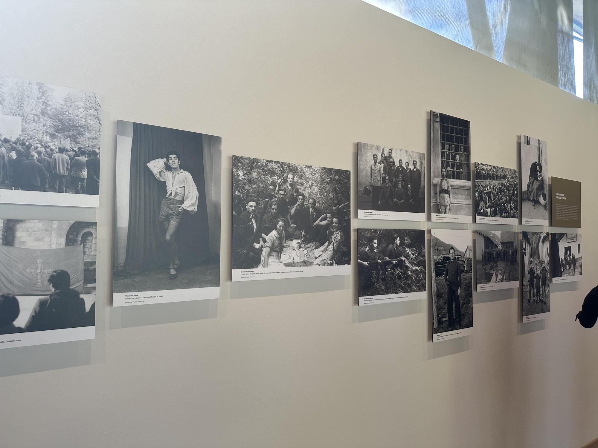 Así fue la inauguración de “Lo que queda de entonces”, una memoria fotográfica a la Asturias franquista