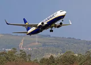 El vuelo entre Vigo y Londres de Ryanair se enreda en el papeleo