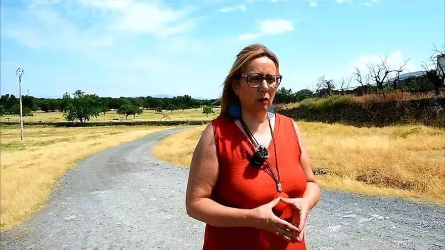 7 kilómetros de camino para dar a Jarilla otra salida frente al fuego
