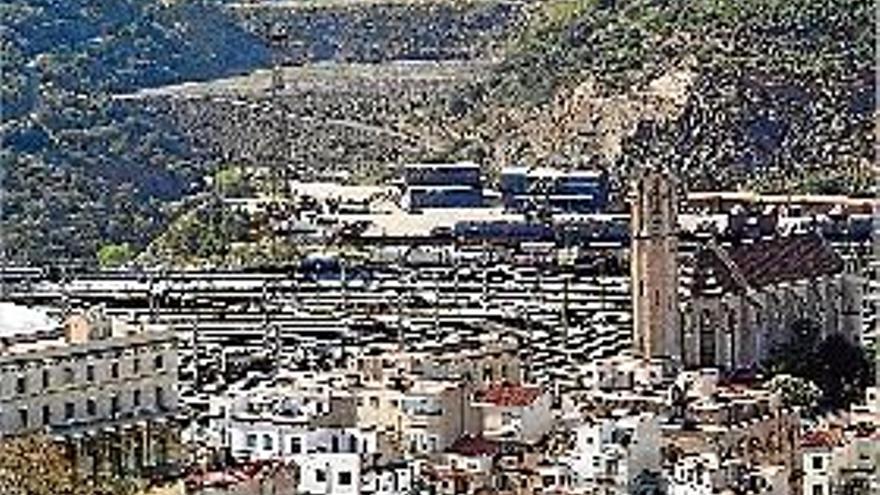 La plataforma de mercaderies de l&#039;estació de Portbou.