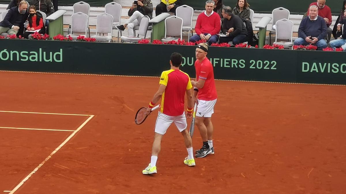 Davidovich y Martínez Portero, durante el partido de dobles.