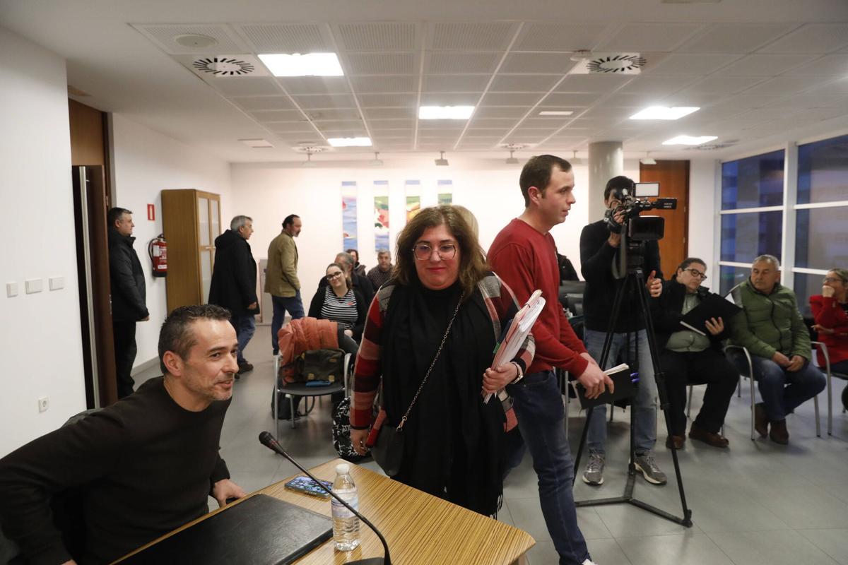 Ángela Ochoa y Sergio Heres a su llegada a un Pleno en una imagen de archivo.