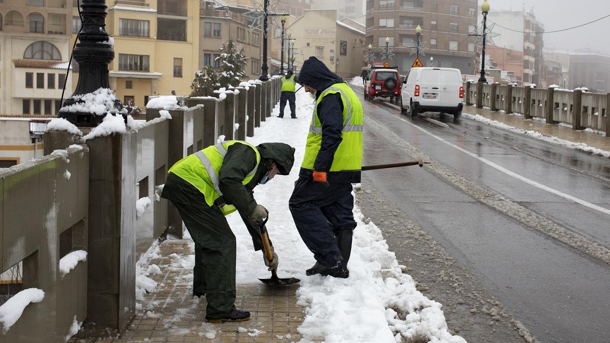 Guardia Civil atiende &quot;multitud&quot; de incidencias de vehículos que se habían dirigido a visitar zonas con nieve