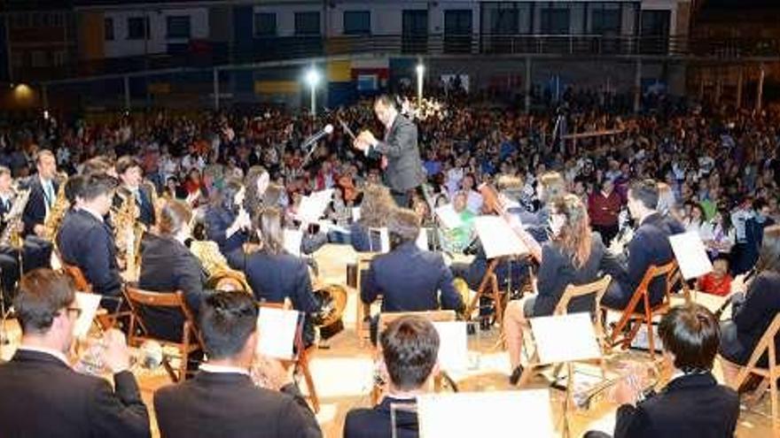 José Costas, de Los Nocturnos, cantó con las dos bandas. // G.N.