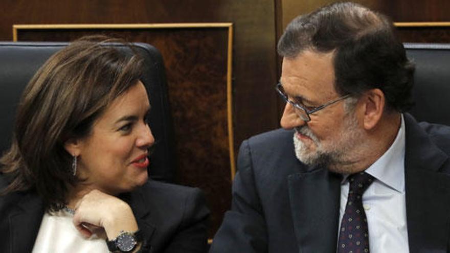 Saenz de Santamaría defiende a Rajoy como candidato.