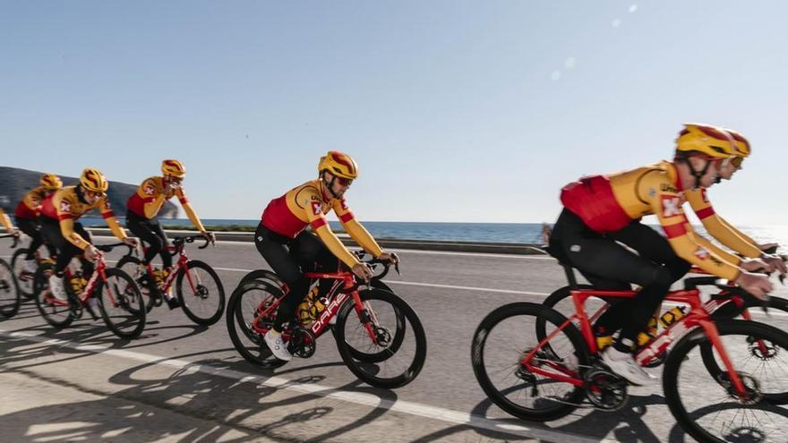 Un equipo noruego de ciclismo correrá con la misma ropa de 2022 para reducir la huella de carbono