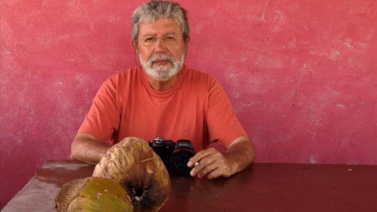 Exposición de Toni Catany en La Pedrera. El fotógrafo, en el 2008, por Adrià Pujol.