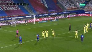 El gol de Dmitrovic al Atlético... ¡de penalti!