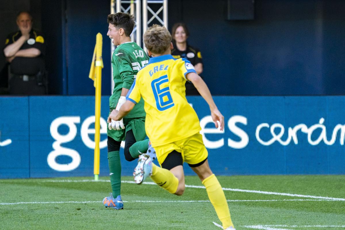 El meta del Villarreal, Leo, protagonista al parar el penalti decisivo.