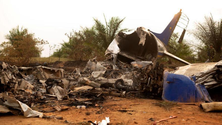 Catorce muertos en el accidente de un avión en Colombia