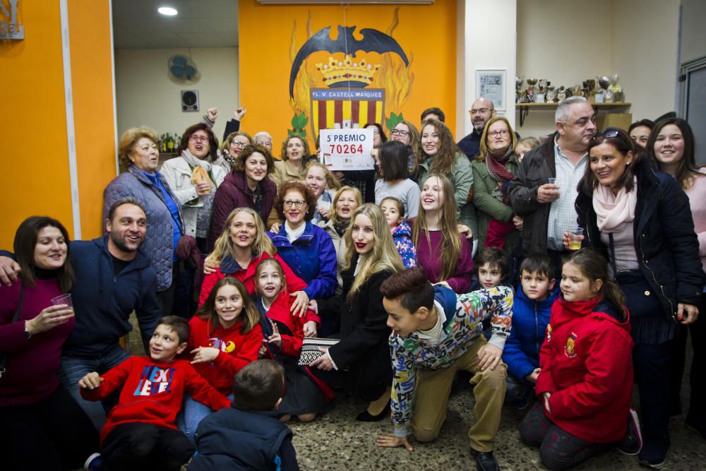 La falla Plaza V. Castell Maiques en la Fuensanta celebra un quinto premio de la Lotería Nacional