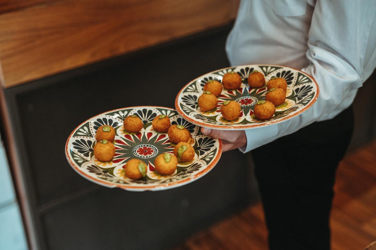 Platos de croquetas en Palocortado