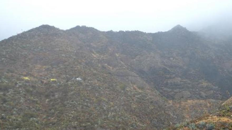 Imagen del segundo día del incendio en la cumbre.