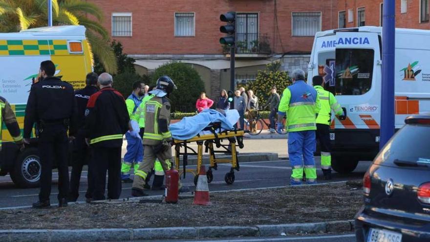 Dos heridos en la colisión de un camión de bomberos y un turismo