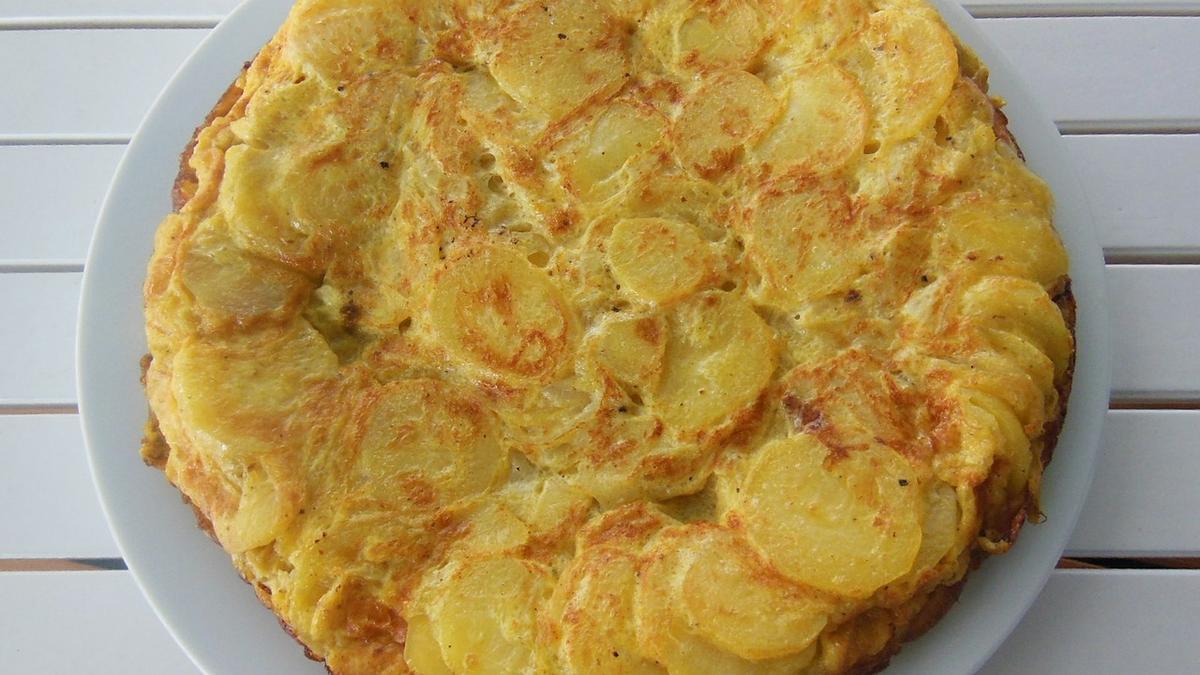 sentido Dominante Meloso Adelgazar: Los trucos para hacer que la tortilla de patata tenga menos  calorías y sea más ligera