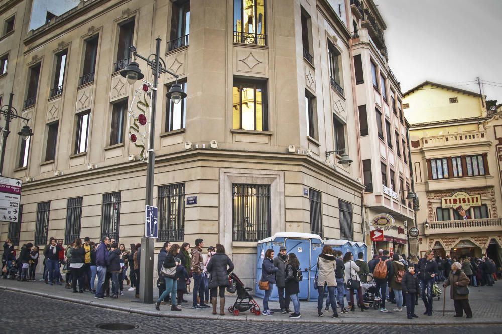 Pasión por los pajes de los Reyes Magos en Alcoy