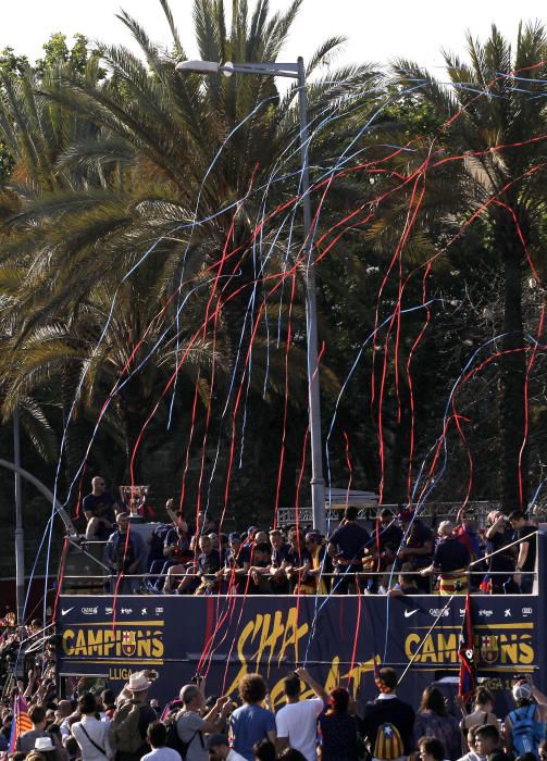 El Barça celebra la Lliga amb una rua pels carrers de Barcelona