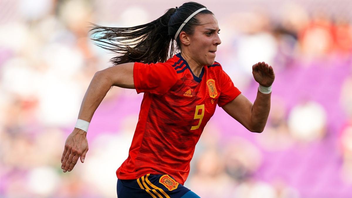 Marta Cardona, en un encuentro de la selección española.