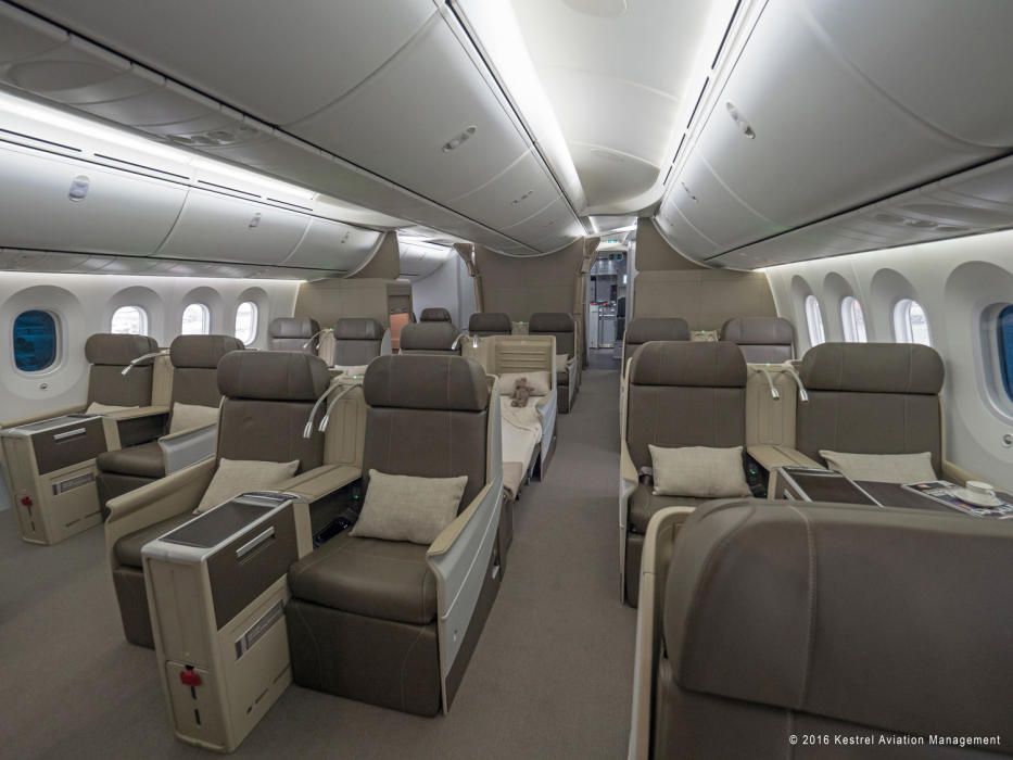 Interior del espectacular avión en el que llegó el presidente de Angola