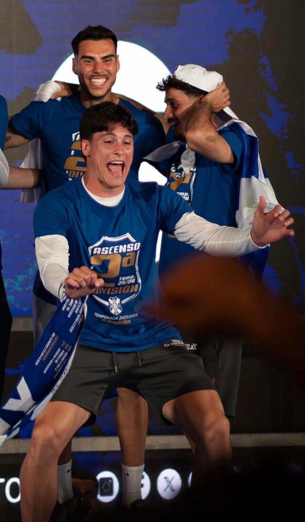Juanjo Sáncez en la celebración del ascenso