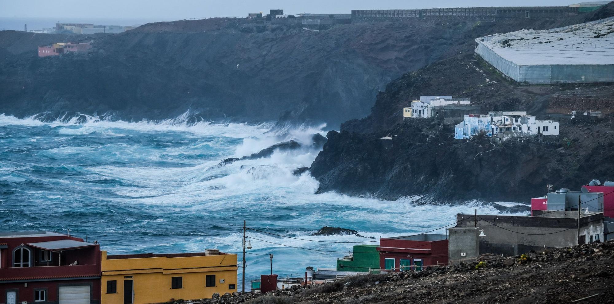 La borrasca Celia deja un temporal de viento y mar en Gran Canaria (14/02/2022)