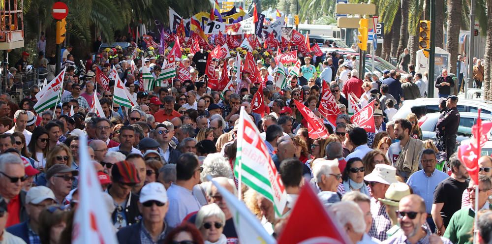 Miles de personas secundan en Málaga la marcha central del Primero de Mayo en Andalucía