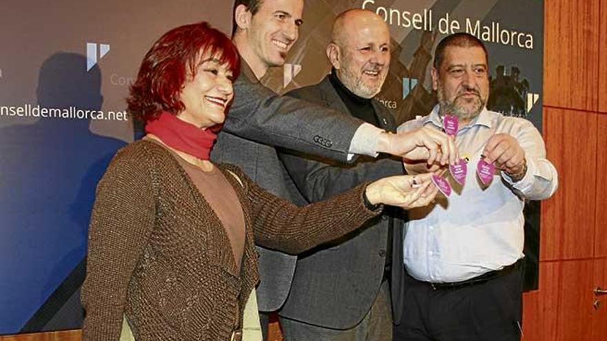 El Consell repartirá dos mil corazones por San Valentín