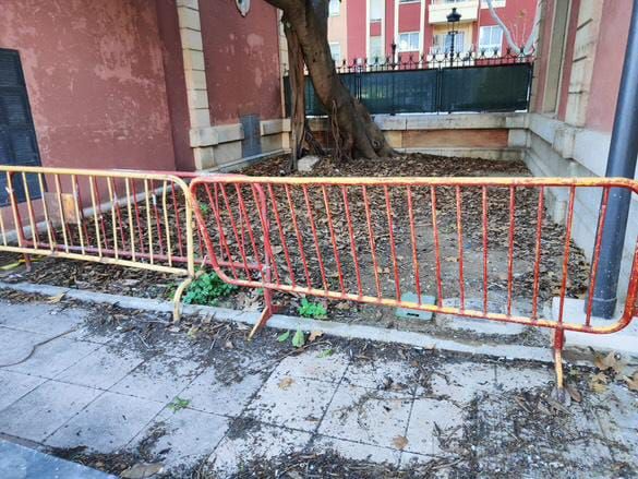 FOTOS | “No podemos más”: vecinos de s’Escorxador denuncian suciedad, malos olores y abandono en el barrio