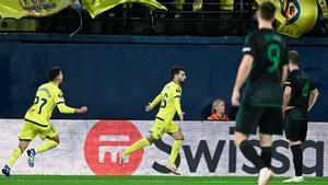 Baena celebra su gol al Panathinaikos