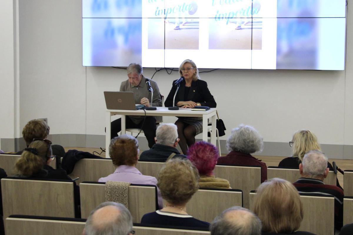 La edil de Gente Mayor, Clara Adsuara, ha presidido el consejo municipal de mayores