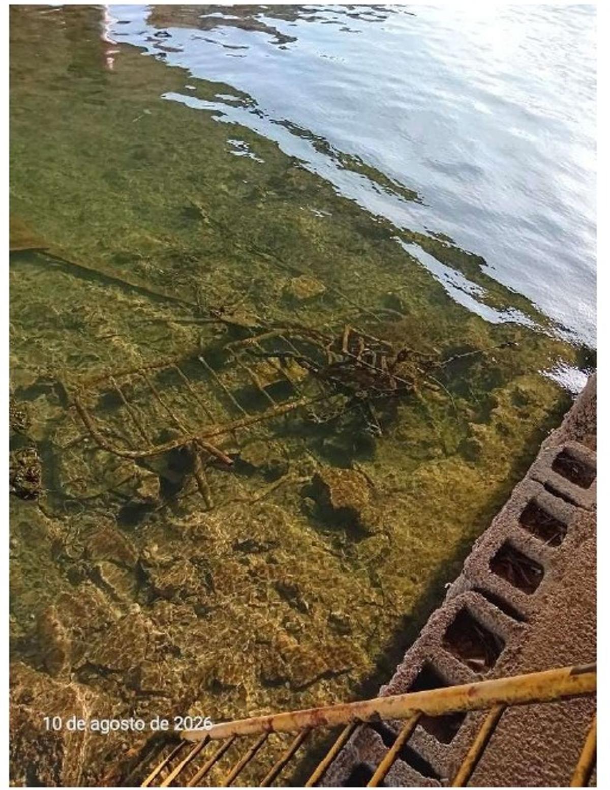 Foto tomada el 10 de agosto, que ilustra el estado dle fondo del cauce del río