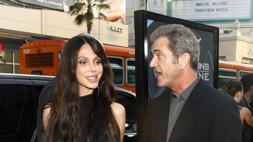 Mel Gibson y  la actriz Oksana Grigorieva.