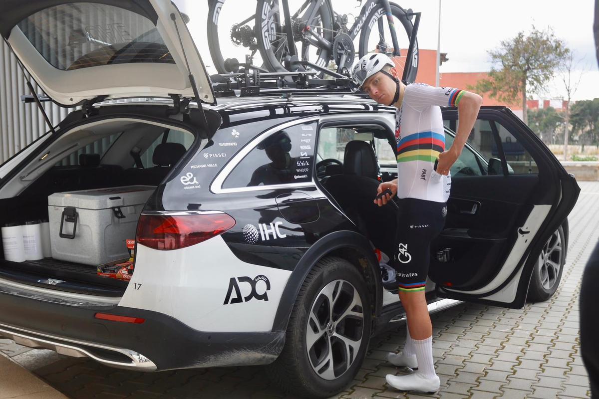 Pogacar entrena en el Velódromo Luis Puig de València para asaltar Roubaix y un nuevo Tour
