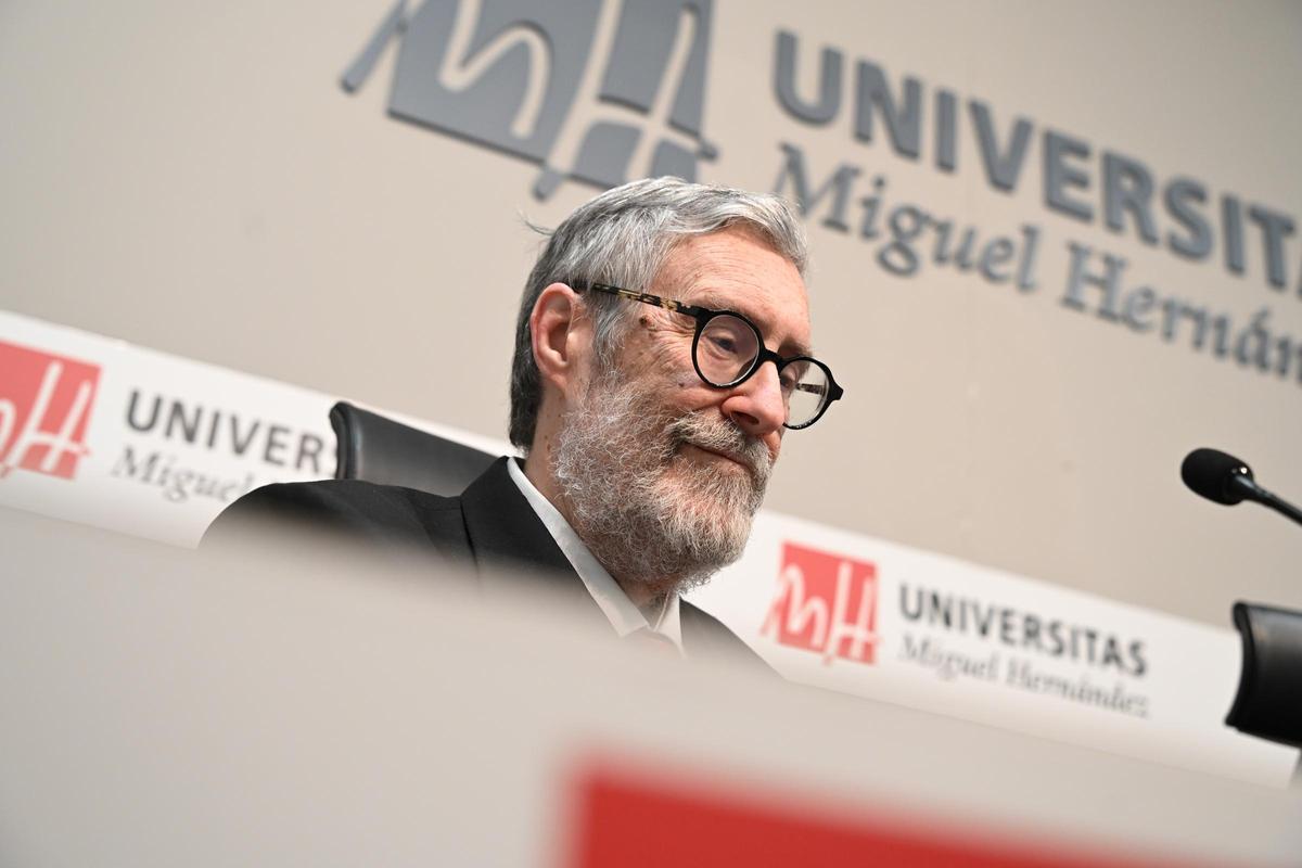 Así ha sido la ceremonioa de nombramiento como Doctor Honoris Causa al investigador Luis Puelles en la Universidad Miguel Hernández de Elche