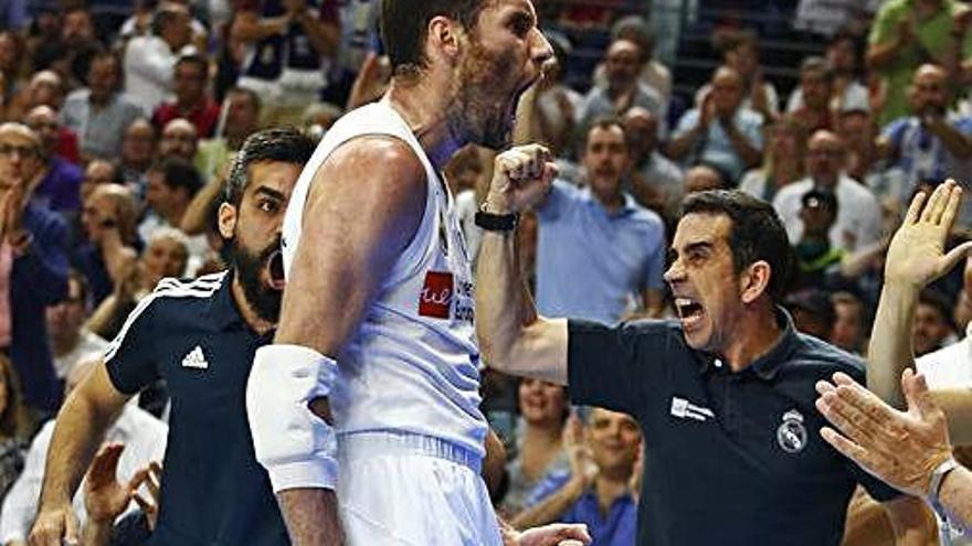 Rudy Fernández celebra una cistella del Madrid en el partit d&#039;ahir