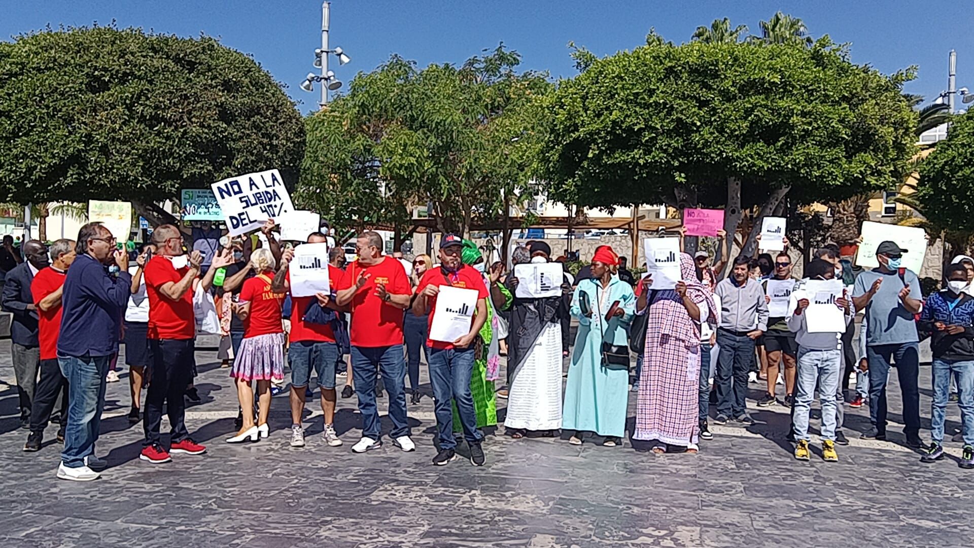 Cacerolada de los mercadilleros en Arguineguín