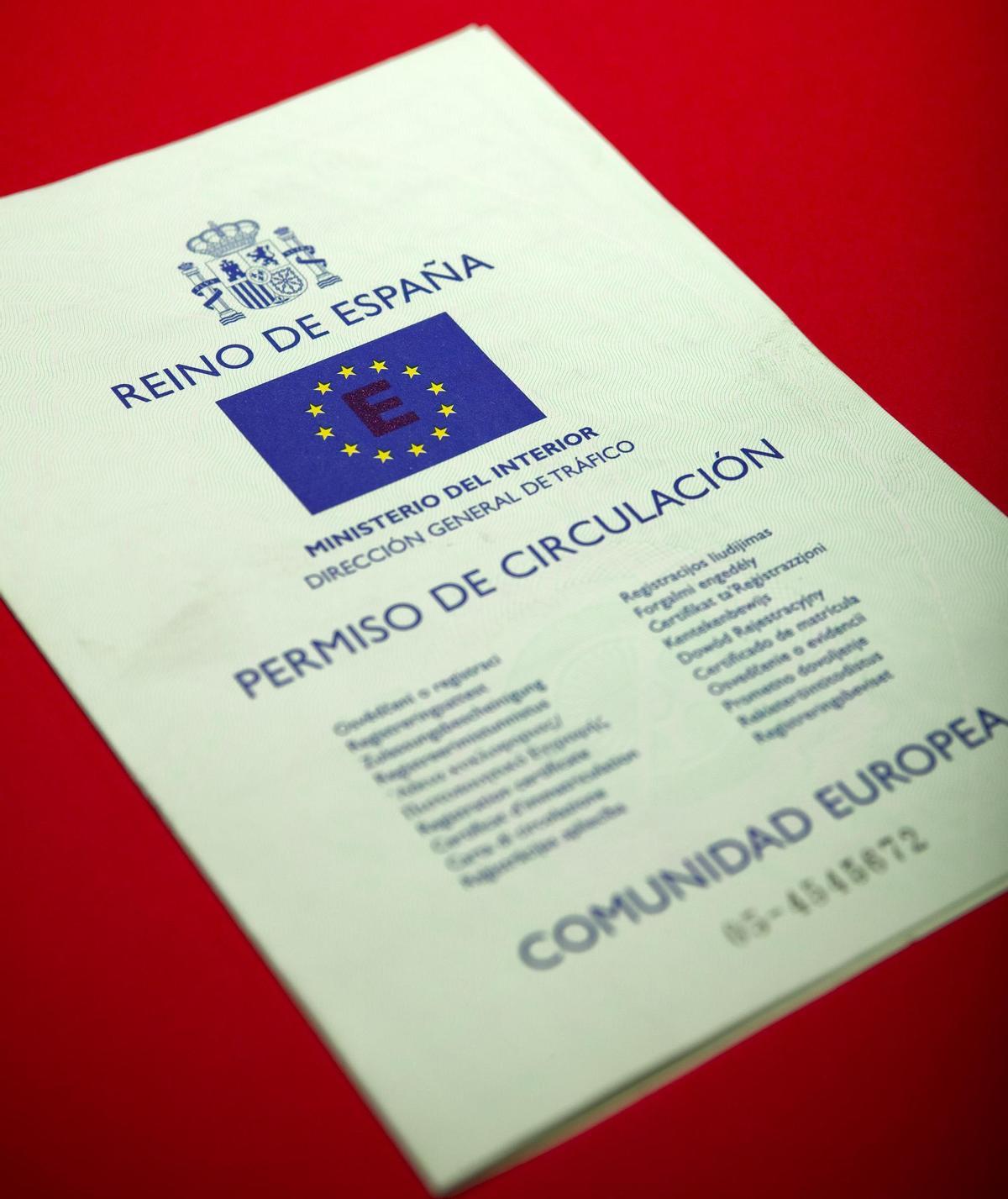 Un permiso de circulación español.